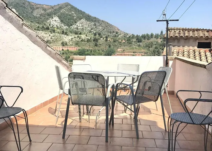 Casa Lola En Beceite Rodeados De Montanas Y Rios